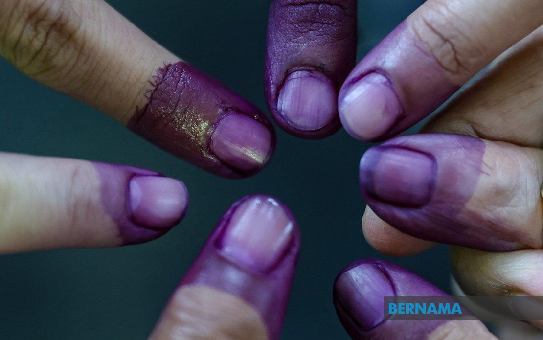 Election Day Sweetness: Johor Voters Cash In on Ballot Box Bargains