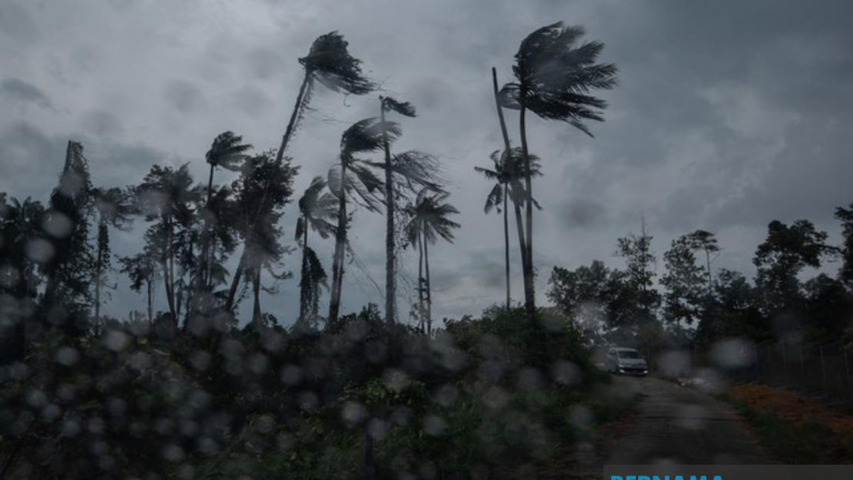 Thunderstorms and Heavy Rain Expected Across Malaysia Until Evening