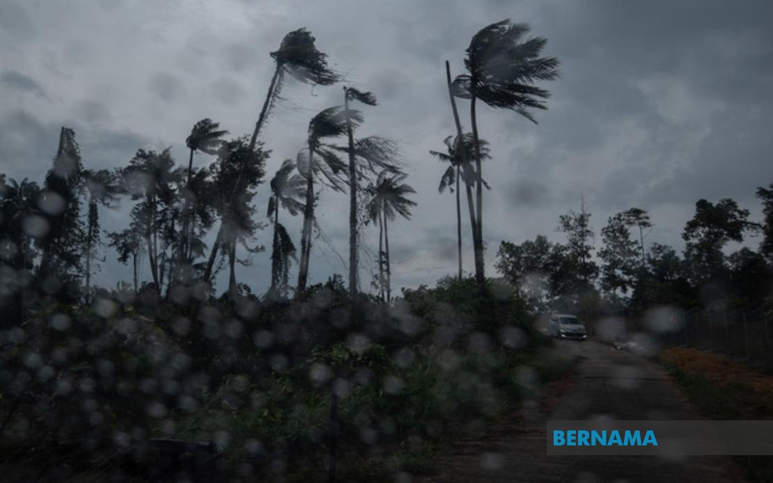 Thunderstorms and Heavy Rain Expected Across Peninsular Malaysia and Sarawak Until Early Afternoon