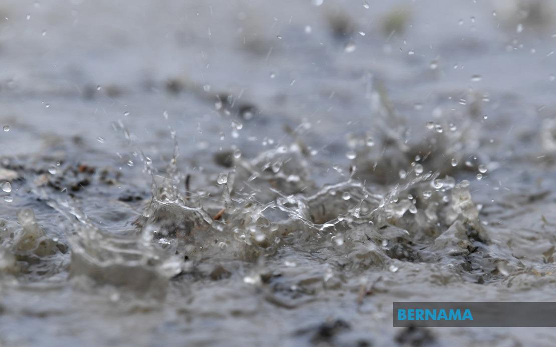Seoul and Gangwon Battered by Torrential Rain; 10 National Parks Shut as Storms Persist
