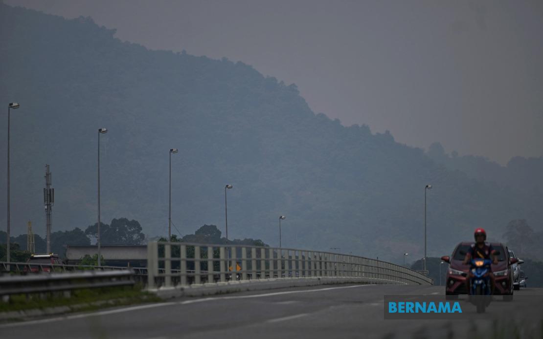 Sarawak's Air Quality Deteriorates as Serian Hits 'Very Unhealthy' Levels Amid Regional Haze