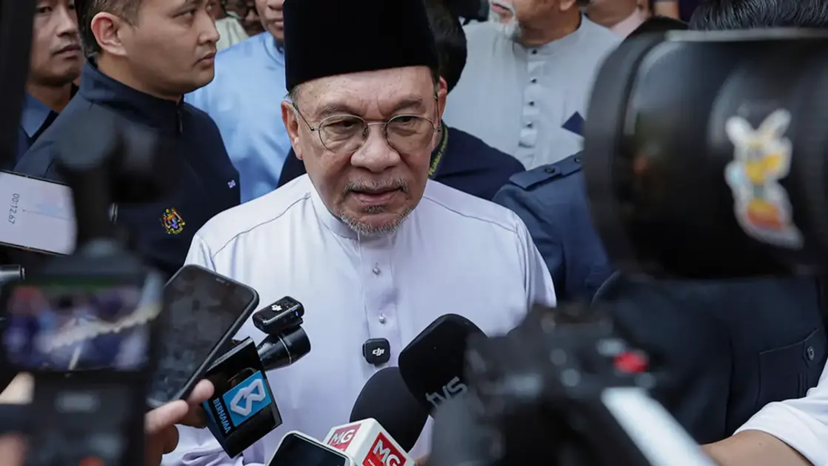 Anwar Vows Renewed Commitment Despite Topping Merdeka Center Approval Poll