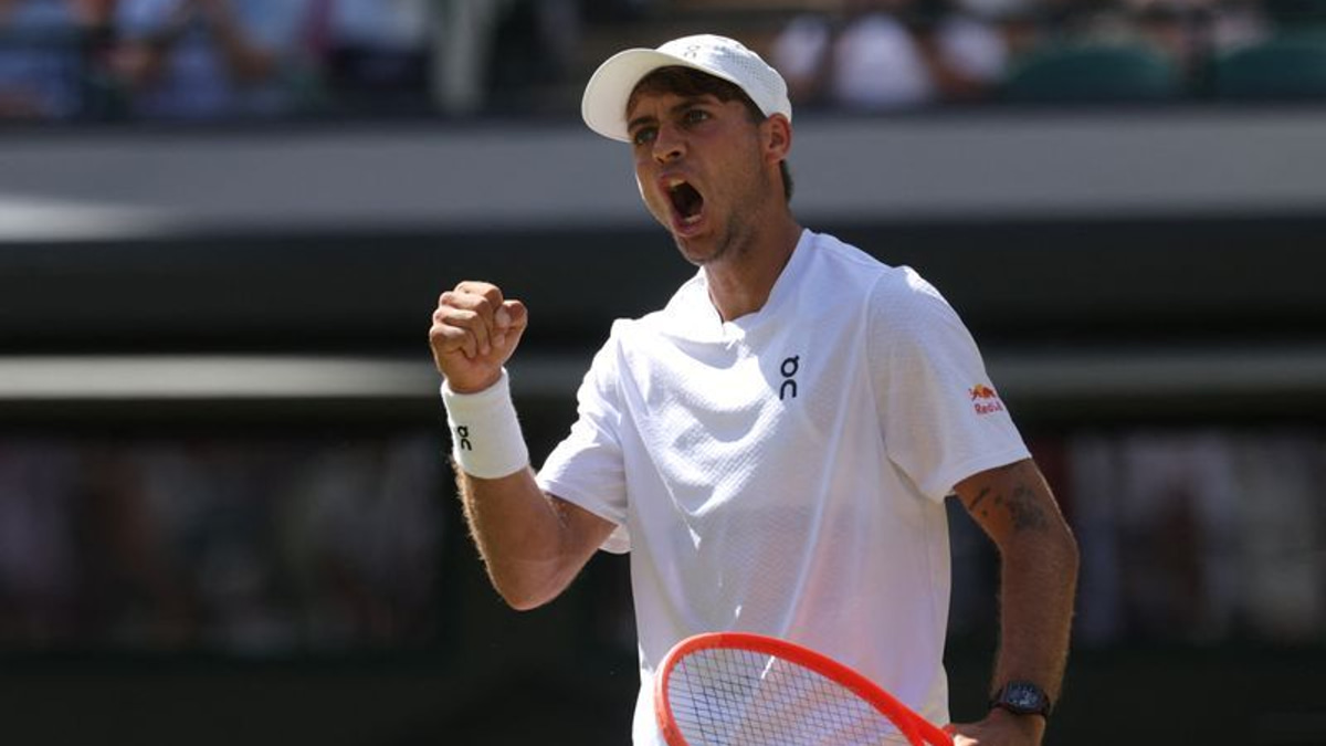 Cobolli Surges Through De Minaur to Reach Wimbledon Quarter-Finals