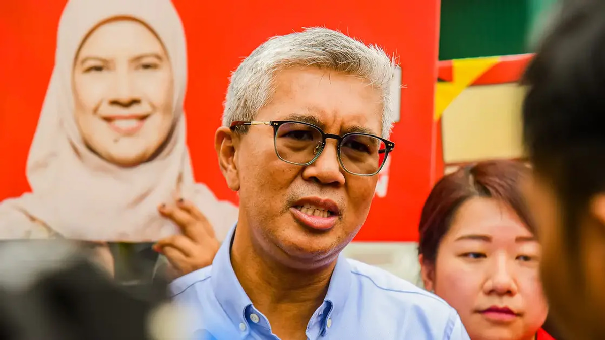 Pakatan Harapan stays focused on its own platform as BN and PN clash over racial politics, Tengku Zafrul says
