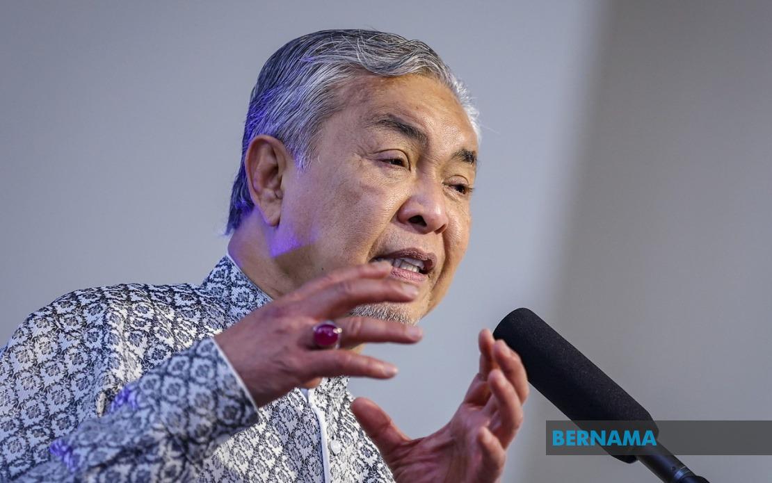 Ahmad Zahid Urges Rivals to Focus on Policy, Not Past Grievances in Johor Poll