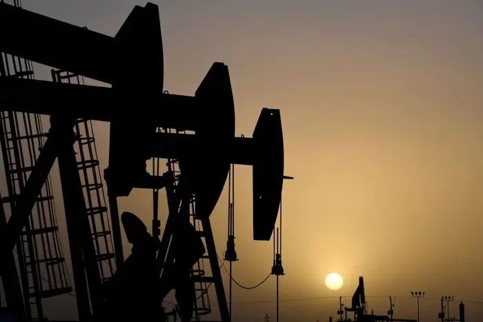 Oil Prices Surge as US-Iran Tensions Escalate and Red Sea Route Faces Potential Blockade