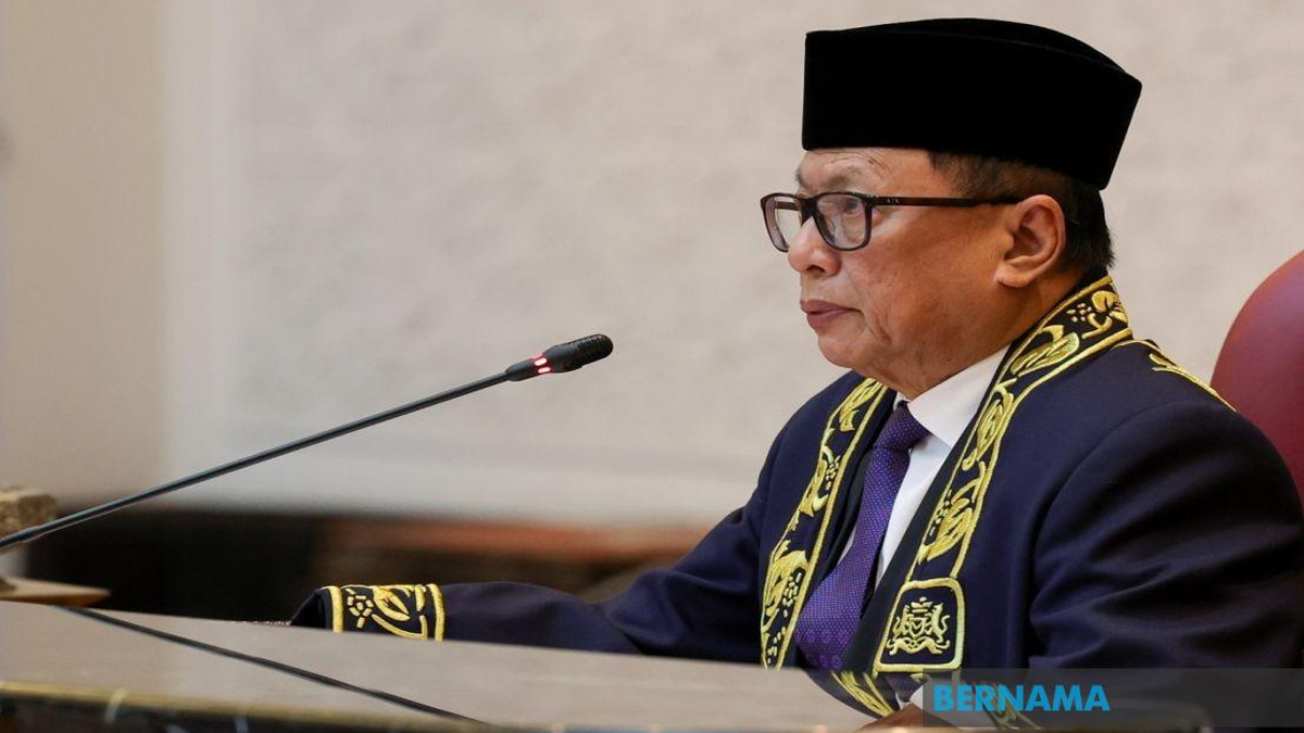 Puad Zarkashi Quits UMNO, Accuses Johor Leader of Being 'Yes-Man'