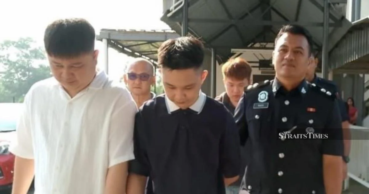 Four accused, including brothers, deny running online gambling centre