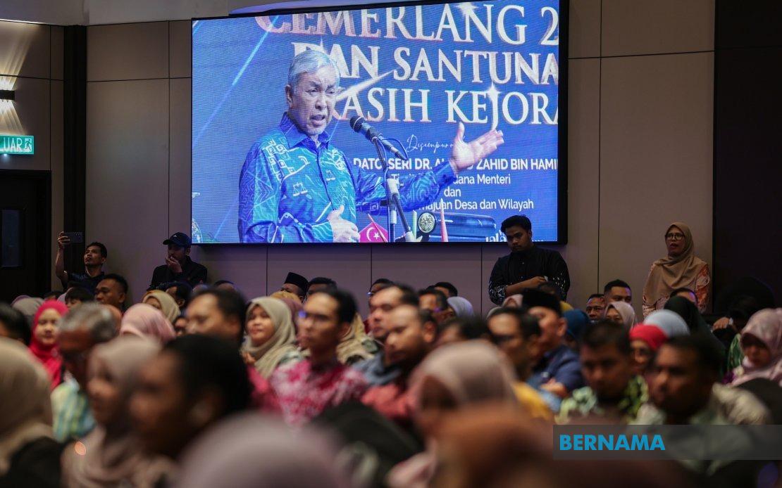 BN Campaign 'Thriving', Says Zahid As Johor Polls Draw Near