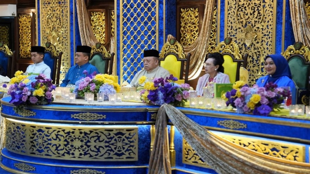 246 Honored in Perlis Ruler's 83rd Birthday Investiture Ceremony