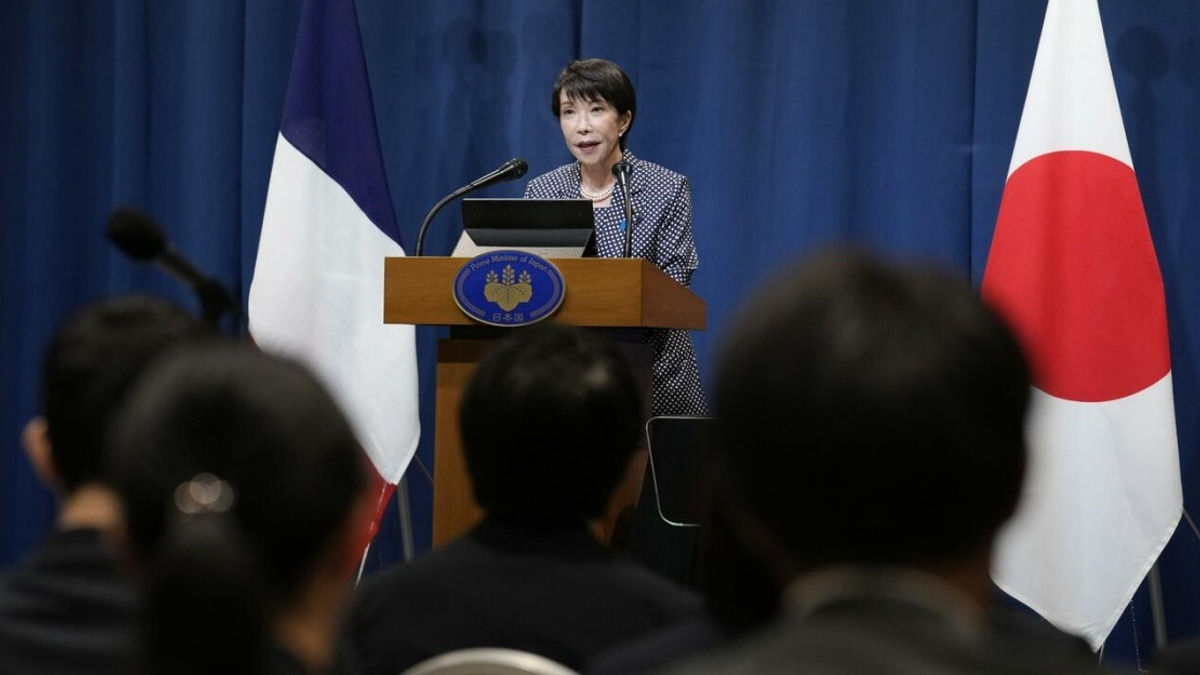 Japan's Takaichi Cabinet Approval Falls to Lowest Level Amid Economic Concerns