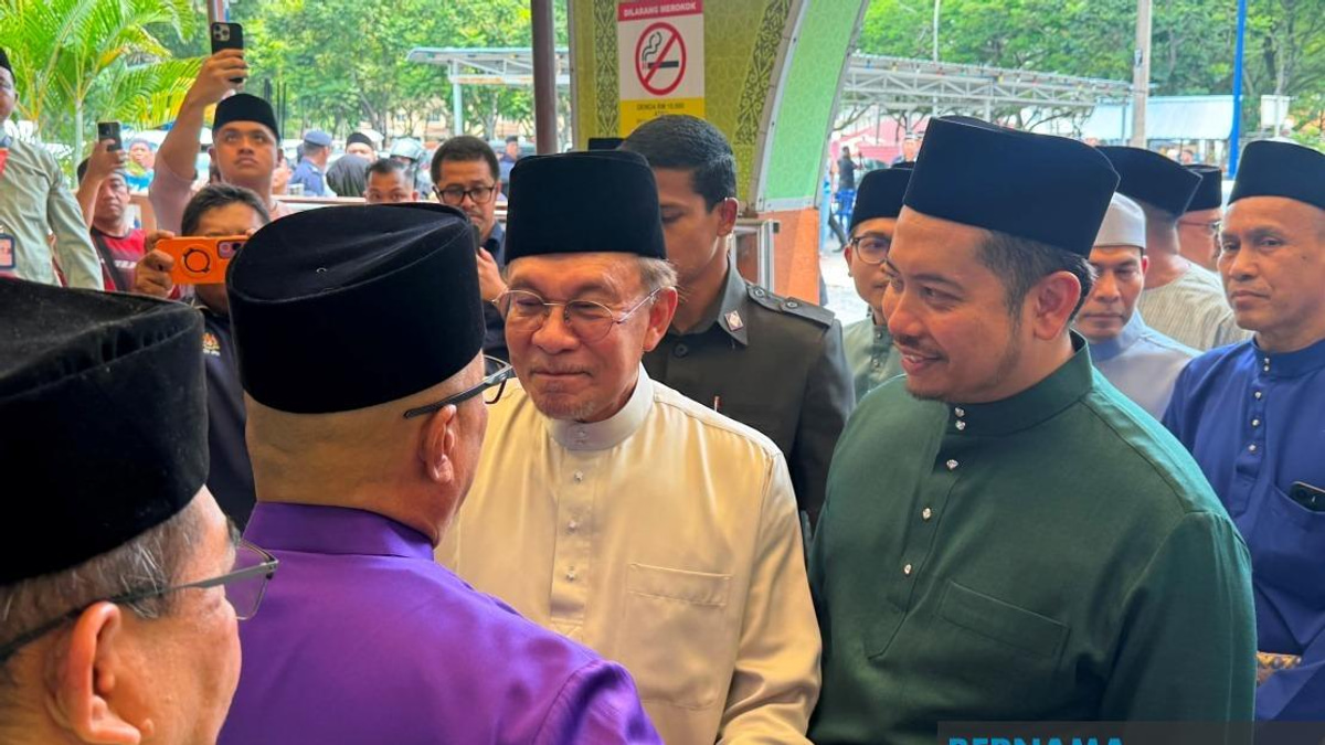 Azam Baki's NFCC Role Independent of MACC Position, Clarifies PM Anwar