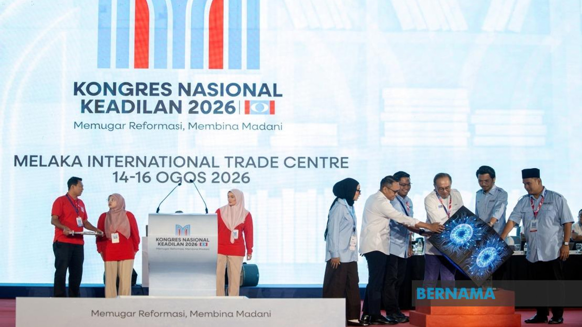 Anwar Launches PKR Youth Manifesto, Calls for 'Civilisational Renewal' Beyond Politics