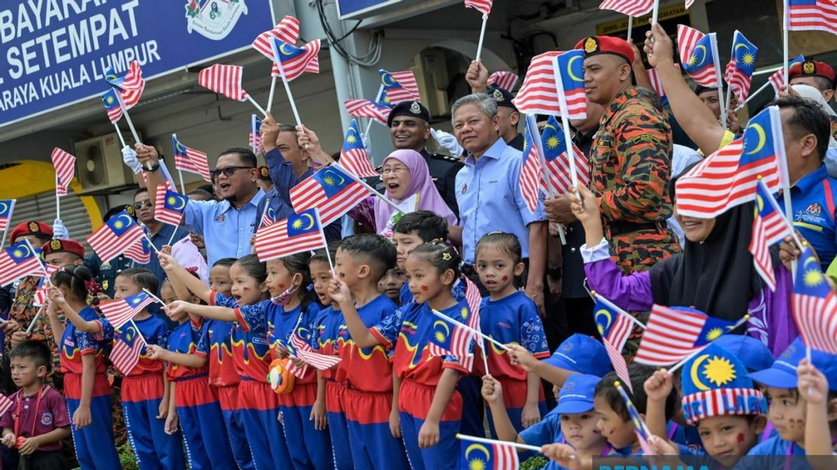 Independence Requires Shared Responsibility to Protect Malaysia's Peace and Unity, Says Dr Wan Azizah