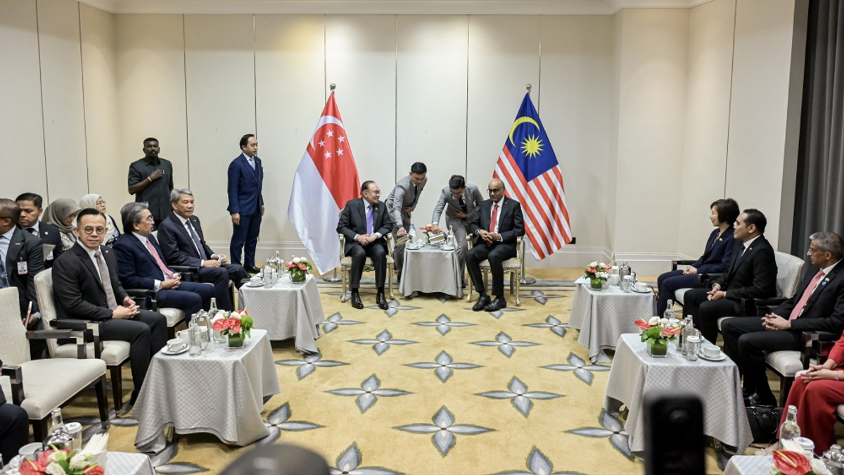 Singapore President Thalif Holds Substantive Talks with PM Anwar During KL State Visit