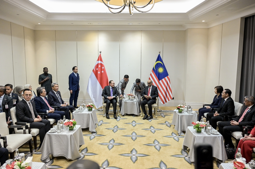 Singapore President Thalif Holds Substantive Talks with PM Anwar During KL State Visit