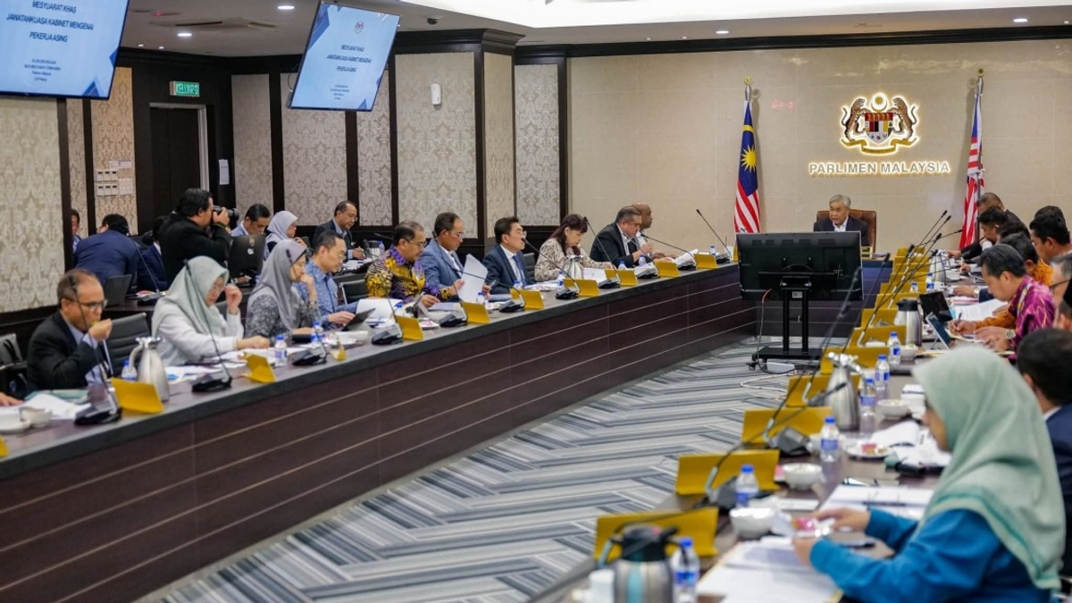 Malaysia To Overhaul Foreign Worker Management Framework, Says Ahmad Zahid