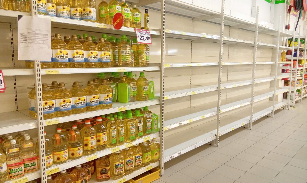 RM10.879 Billion Cooking Oil Subsidy Lost to Leakage: Where Did It Go?