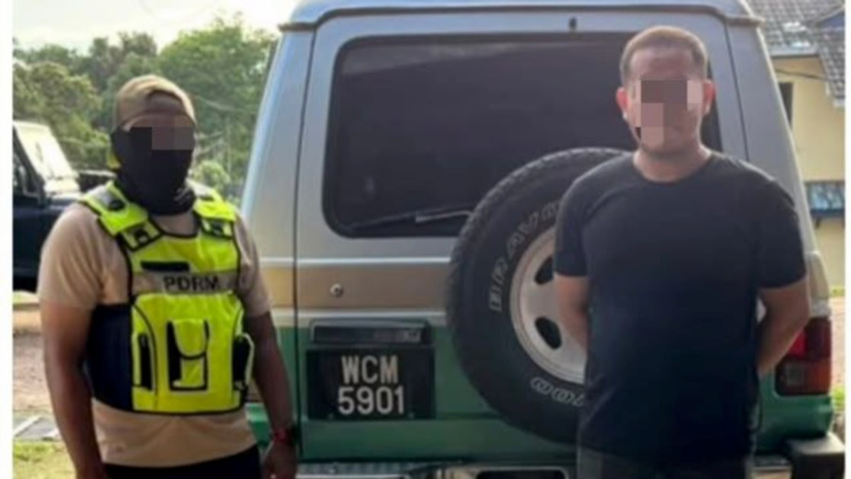 Vehicle operator arrested with RM6,000 worth of smuggled Thai bromeliad plants