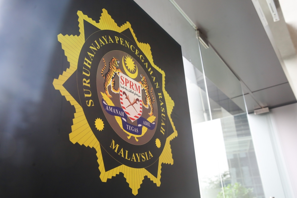 MACC Presses Former CFO for Third Consecutive Day Over RM370 Million Share Transaction in Tabung Haji Inquiry