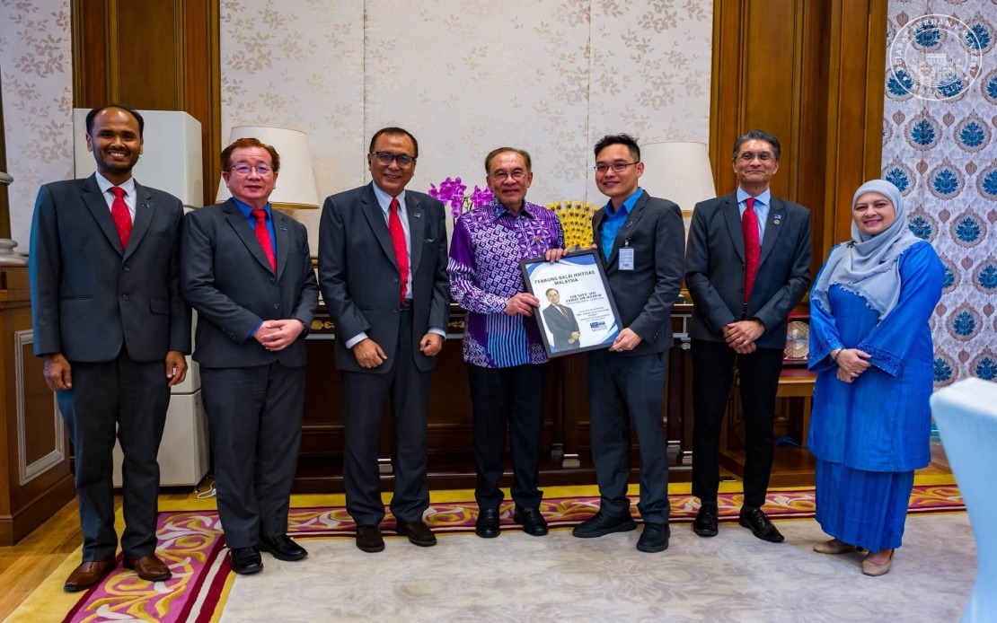 Anwar Prioritises AI and Professional Talent Development in Strategic Meeting with BIM