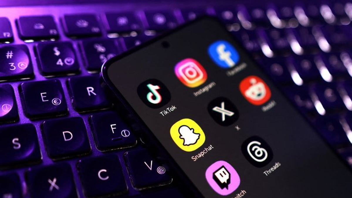 British Teens Show Sleep and Wellbeing Gains When Social Media Use Is Restricted, Study Finds