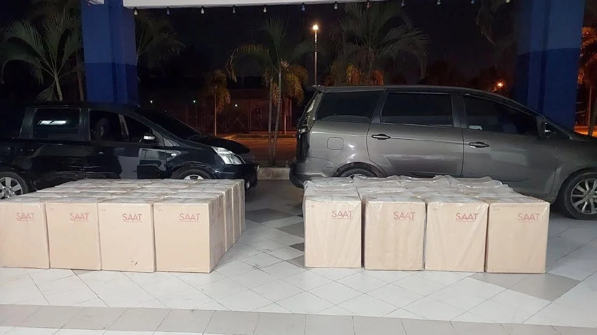 Man held with RM813,000 worth of suspected smuggled cigarettes following chase in Kelantan