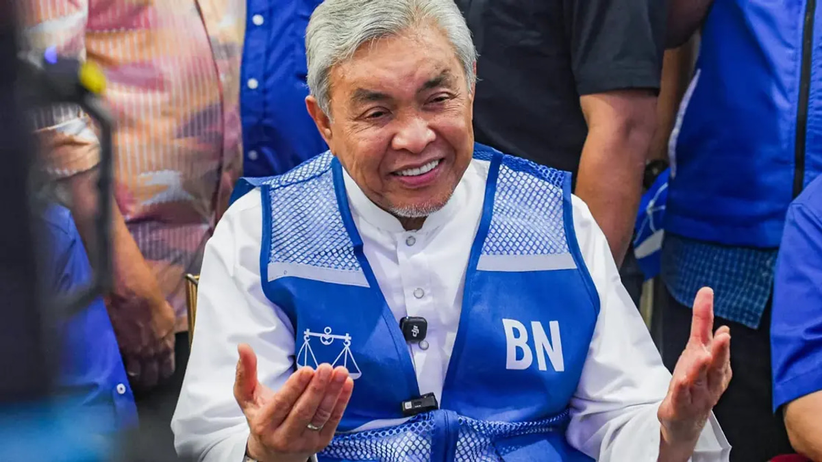 Zahid and Anwar Agree to Set Aside Differences for Unity Government Stability