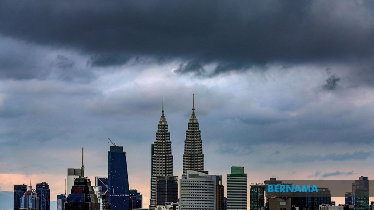 Severe Weather Alert Issued for KL, Putrajaya and Ten States Until Mid-Afternoon