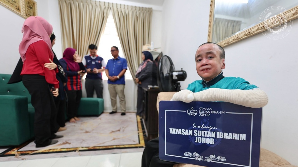 Johor Foundation Supports Teenager With Rare Genetic Skin Disorder