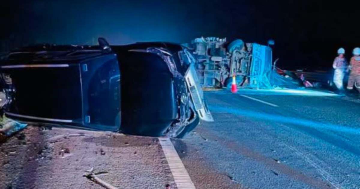 Three media personnel escape serious injury in East Coast Expressway pileup involving Deputy PM's convoy