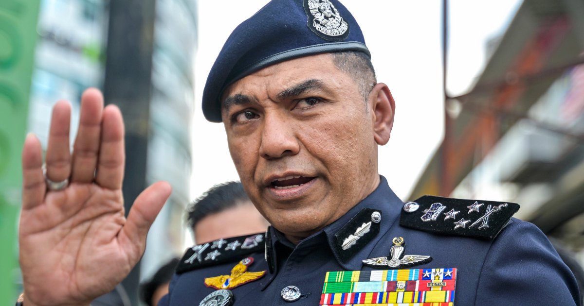 Police nab three including suspected illegal bike racing organiser after attempted getaway in Sentul