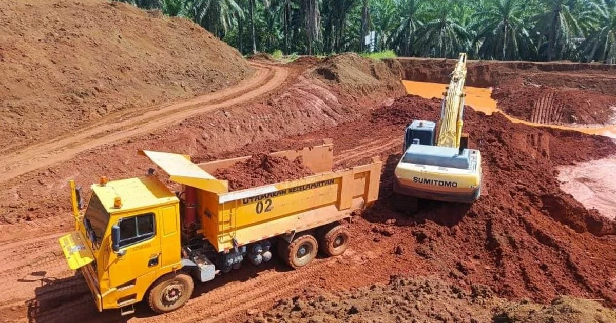 Nine held in crackdown on illegal bauxite mining; RM3.8m worth of equipment seized near Kuantan