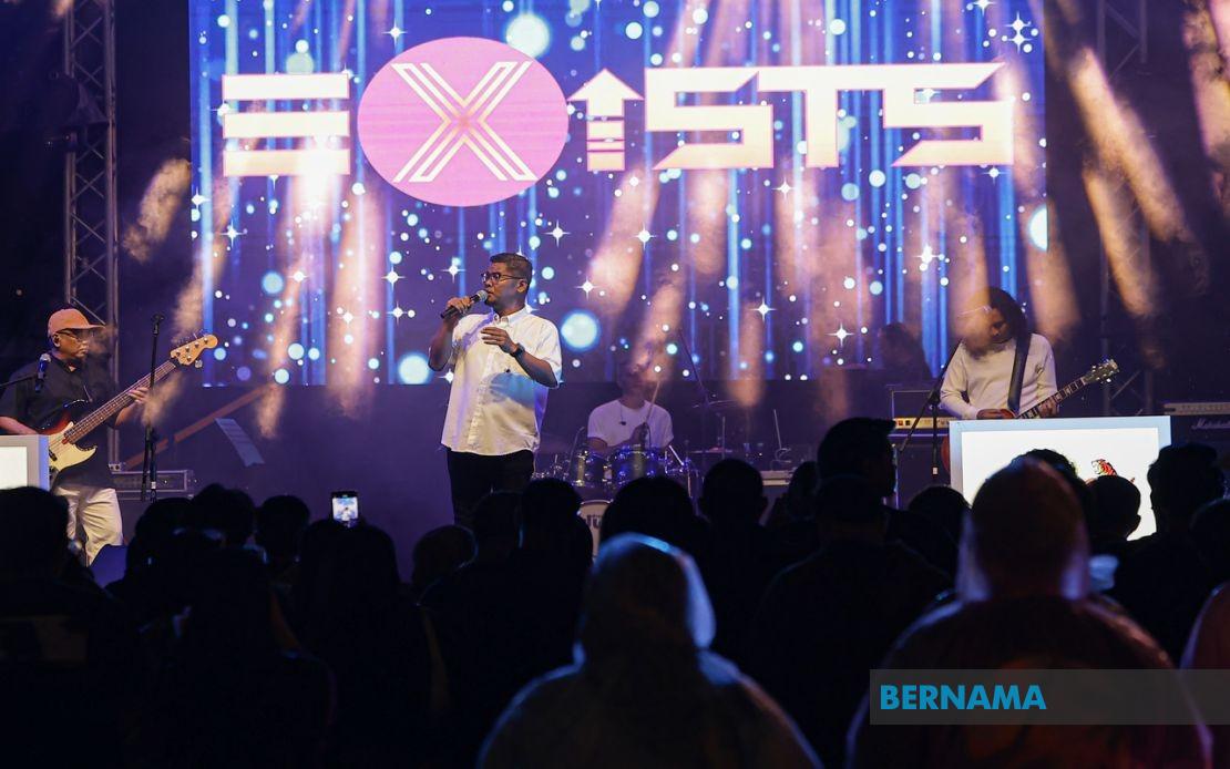 Exists Reflects on Journalism's Protective Role in Malaysian Entertainment's Golden Era