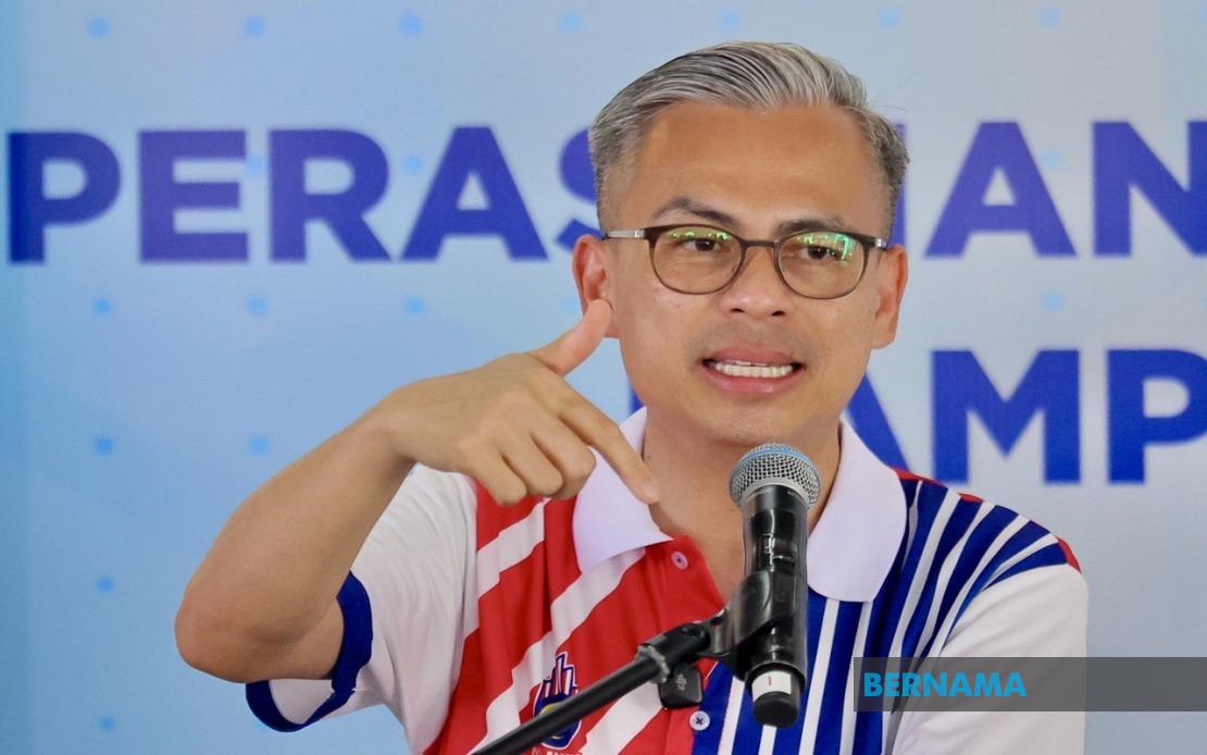 Communications Minister Fahmi Condemns Fake WhatsApp Impersonation of PH Endau Candidate