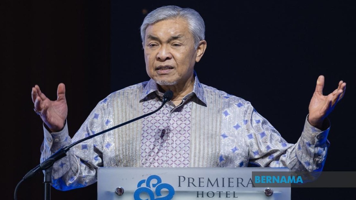 Ahmad Zahid: Rural Road Projects in Sabah and Sarawak Under Review for 2027 Budget