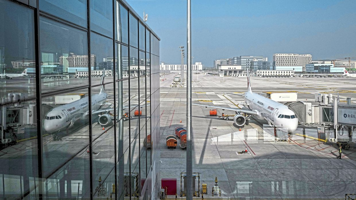 China's Big Three Airlines Suffer Seventh Consecutive Loss as Fuel Costs and Weak Demand Persist