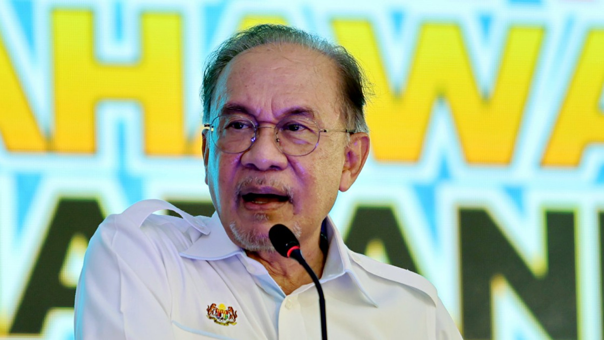 Anwar Deploys Social Media as Negri Sembilan Campaign Reaches Climax