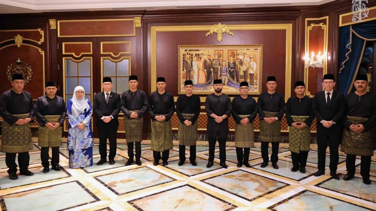 Ten Johor Assemblymen Sworn In As State Cabinet Members