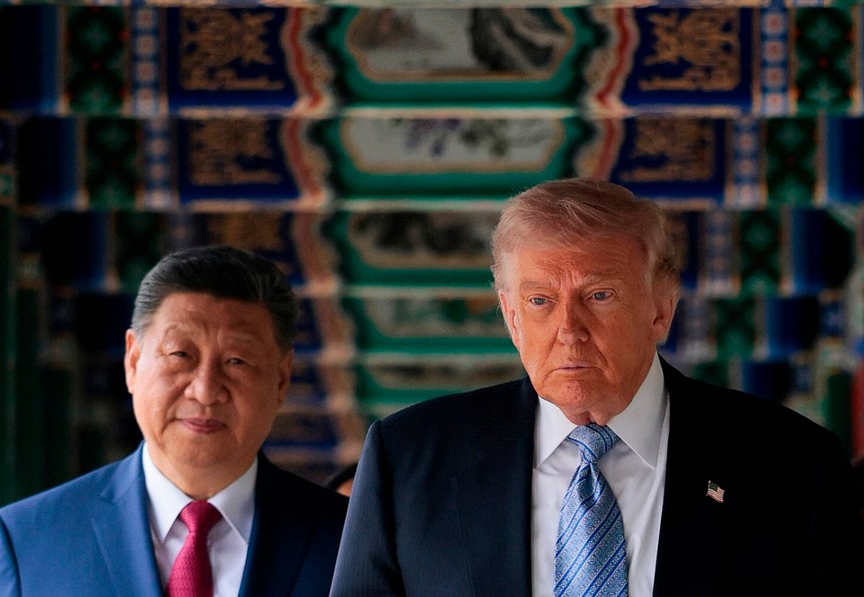 Trump's Contradictory Stance on China Deepens as Xi Visit Looms