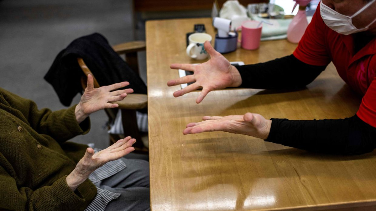 Japanese Doctor's Provocative Novel About Elderly Amputation Sparks Debate on Care Crisis