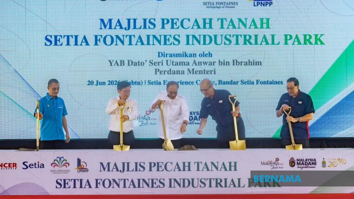 Development Projects Must Create Pathways for Middle and Lower-Income Groups, Anwar Says