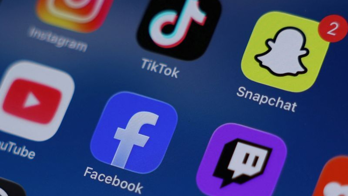 Majority of Americans Back Tighter Controls on Social Media, Poll Shows