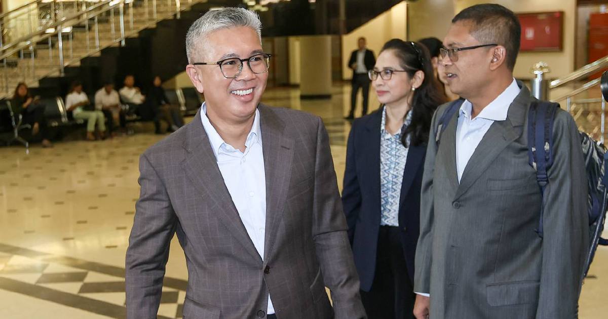 Muhyiddin Named 54 Contractors for Jana Wibawa Without Open Tender, Court Hears