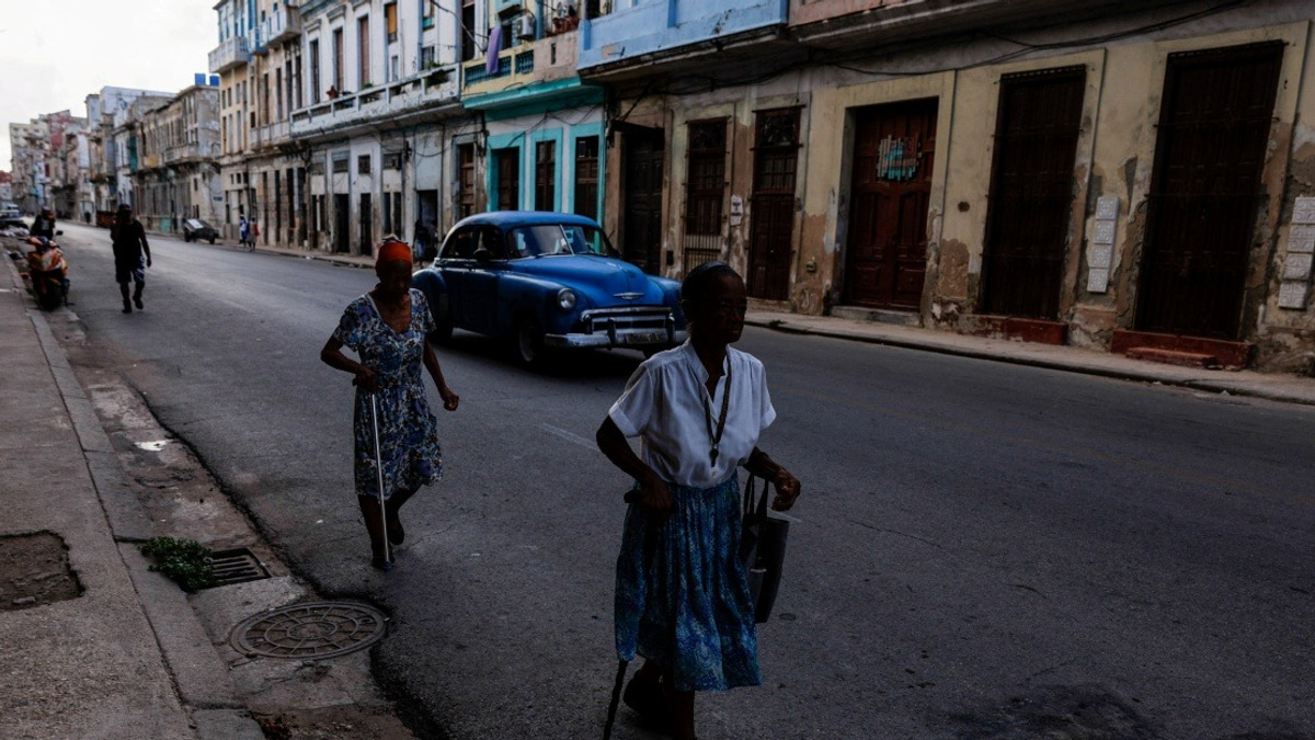 Cuban President Denounces New US Sanctions, Drawing Cold War Parallels