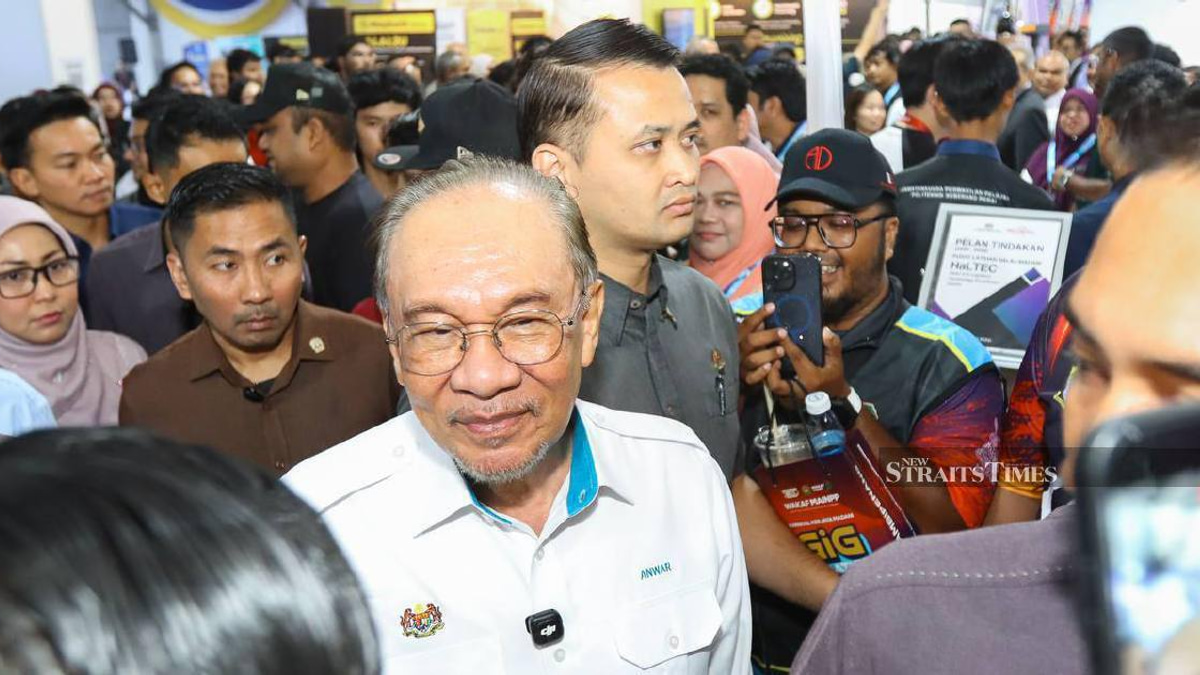 Anwar to Campaign in Negri Sembilan as Analysts Brace for Tight State Election