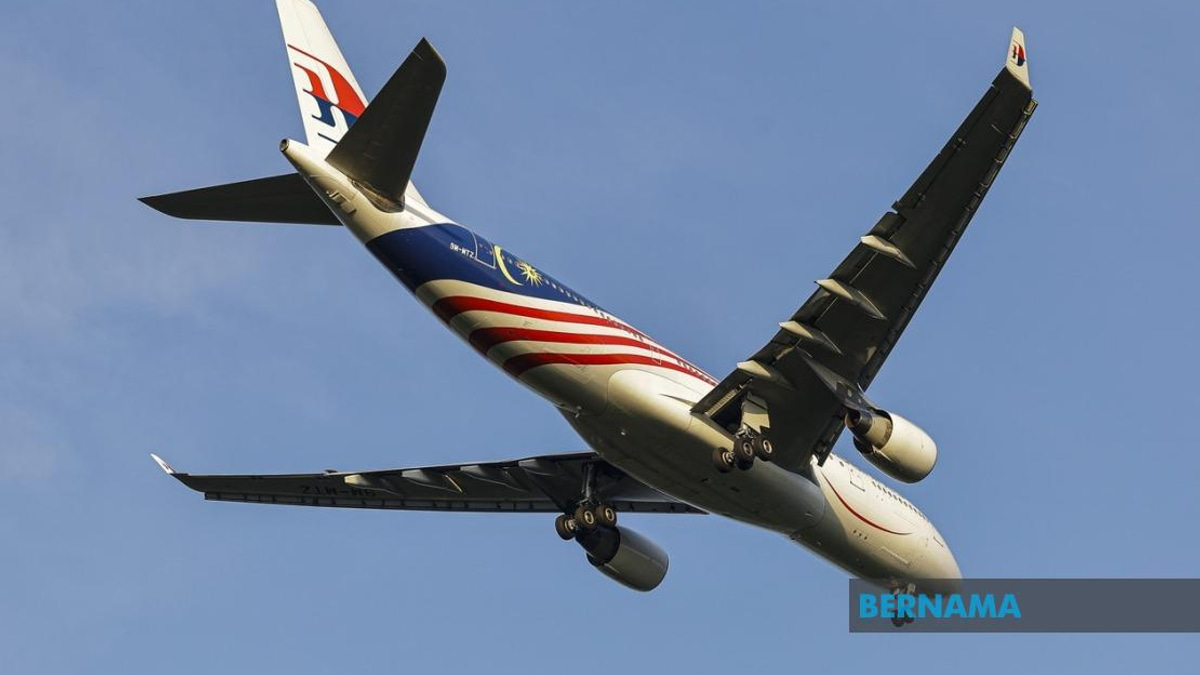 Cabinet to Review Measures for Cheaper Flights to Sabah and Sarawak