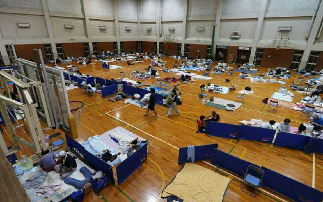 Kumamoto's Deadly Recovery: Over 8,000 Still Displaced a Week After Japan's Magnitude 7.1 Earthquake