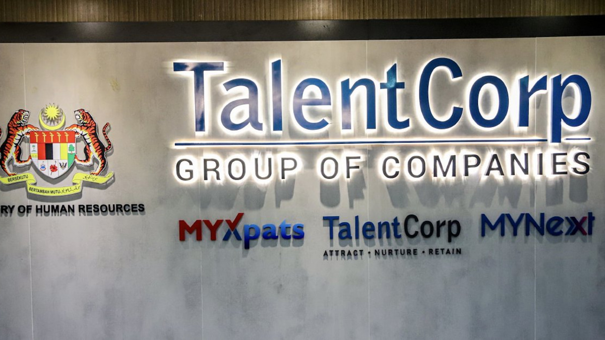 Anwar Directs Review of TalentCorp's Processing of Doctors' Return Applications