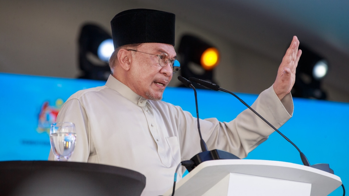 PM Anwar Says KWAP Was Misled in RM200 Million eFishery Deal Despite Proper Checks